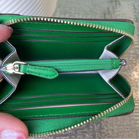 Kate Spade Traveler Even Stripe Jacquard Zip Card Case Wallet - EUC! - Picture 7 of 8